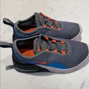 Boys Nike Air Slip-on Sneakers